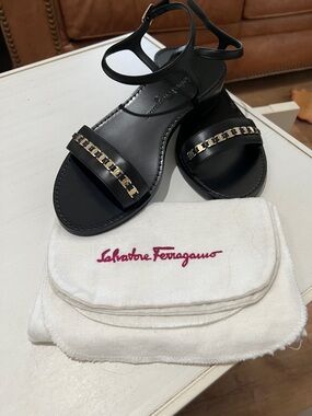 Salvatore Ferragamo Tiny Vera Bow leather Sandals NWOT
